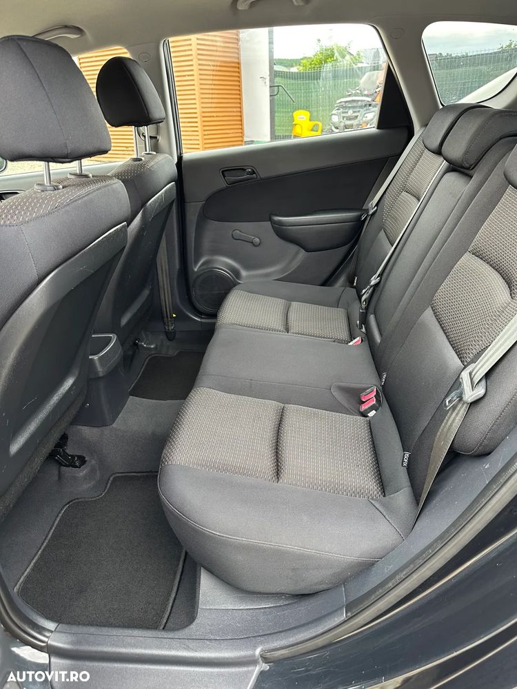 Hyundai i30 1.6 CRDi GLS COMFORT - 7