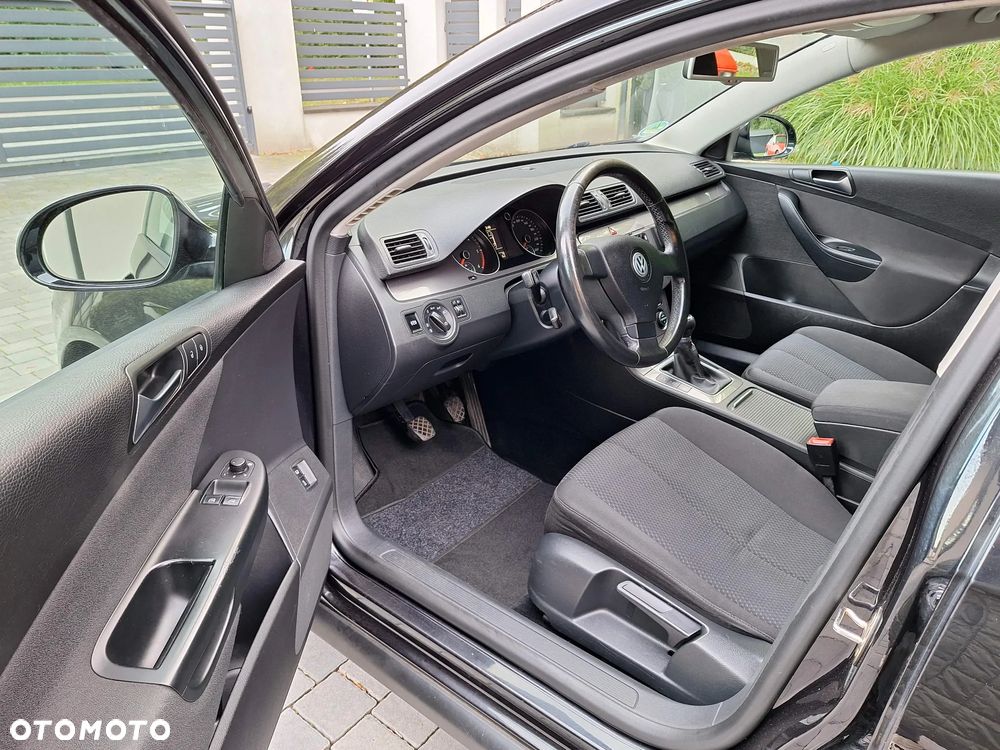 Volkswagen Passat 2.0 TDI DPF Comfortline - 11
