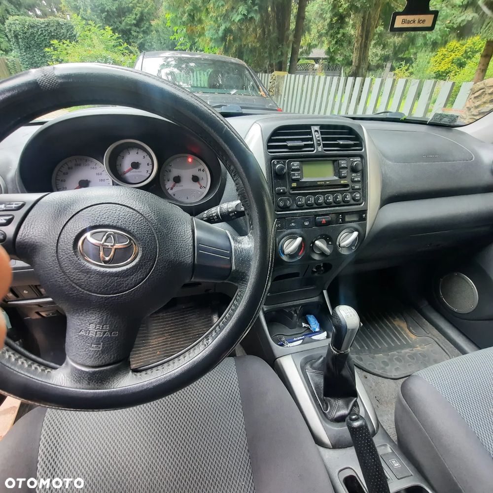 Toyota RAV4 2.0 D-4D 4x4 - 4