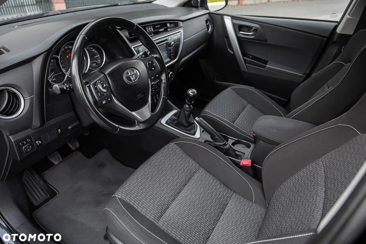 Toyota Auris 1.6 Premium Comfort - 16