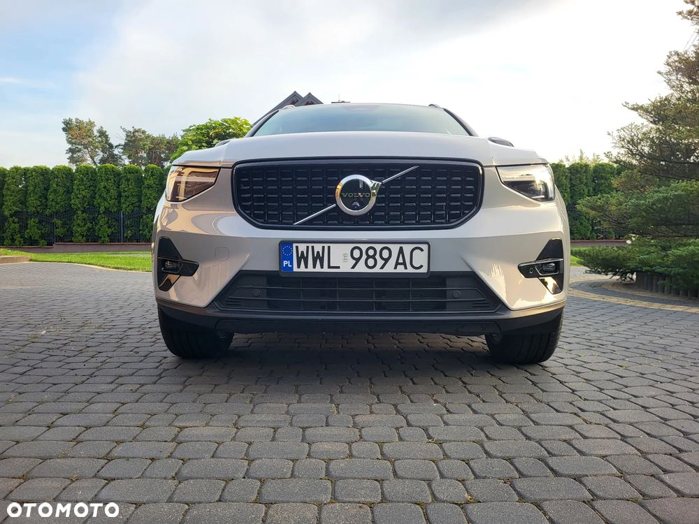 Volvo XC 40 B5 AWD Ultimate Dark - 4