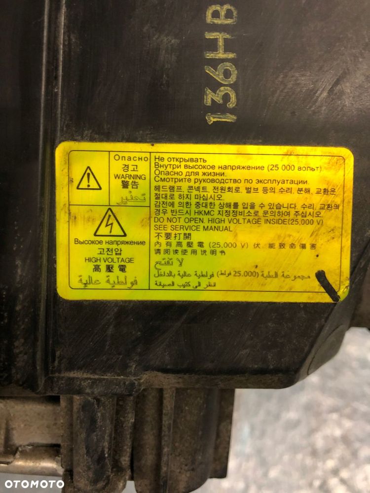 REFLEKTOR PRAWY KIA SORENTO II LIFT xenon KOMPLETNY nr.00 - 7