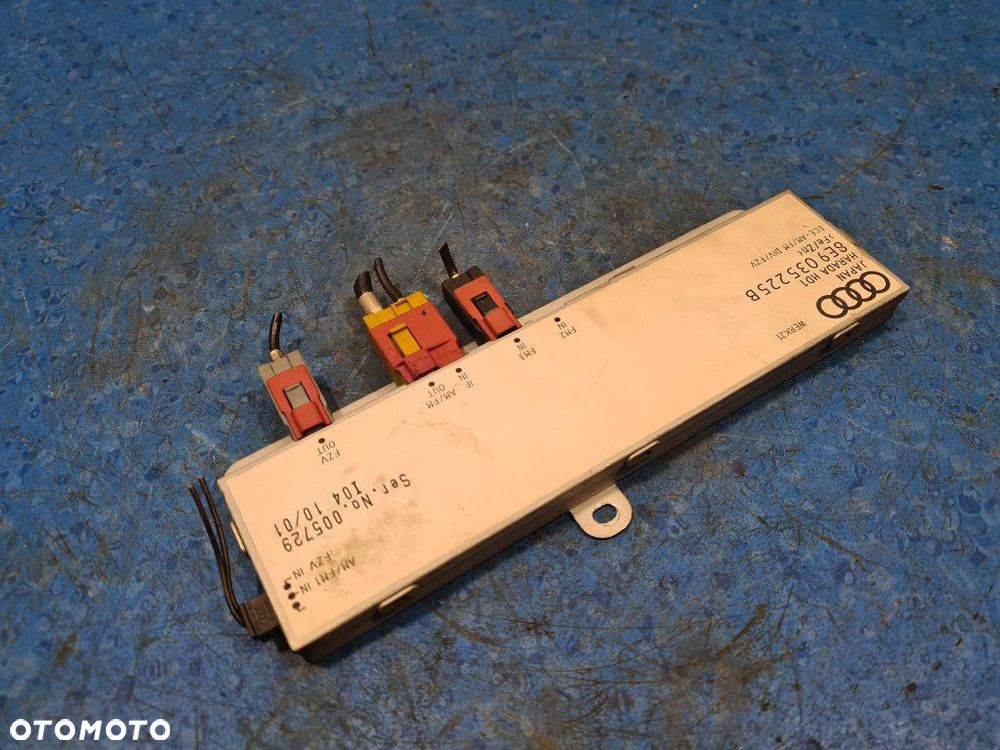 AUDI A4 B6 WZMACNIACZ ANTENOWY / GPS 8E9035225B - 4