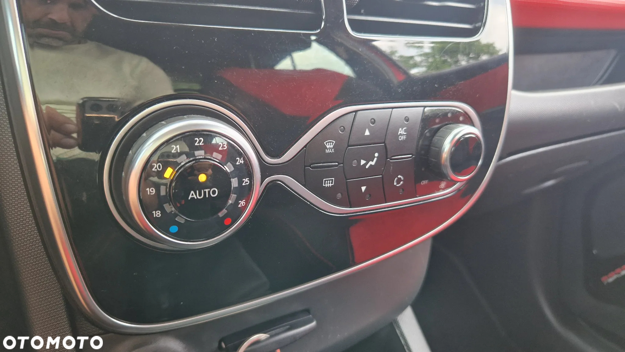 Renault Clio (Energy) TCe 90 Start & Stop INTENS - 17