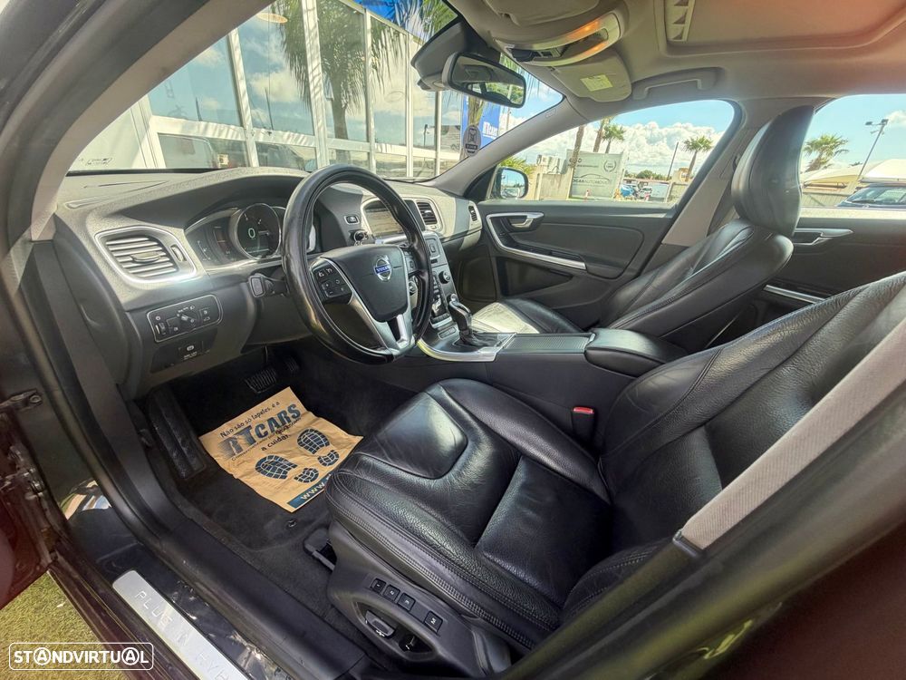 Volvo V60 2.4 D6 Momentum AWD Phev - 10