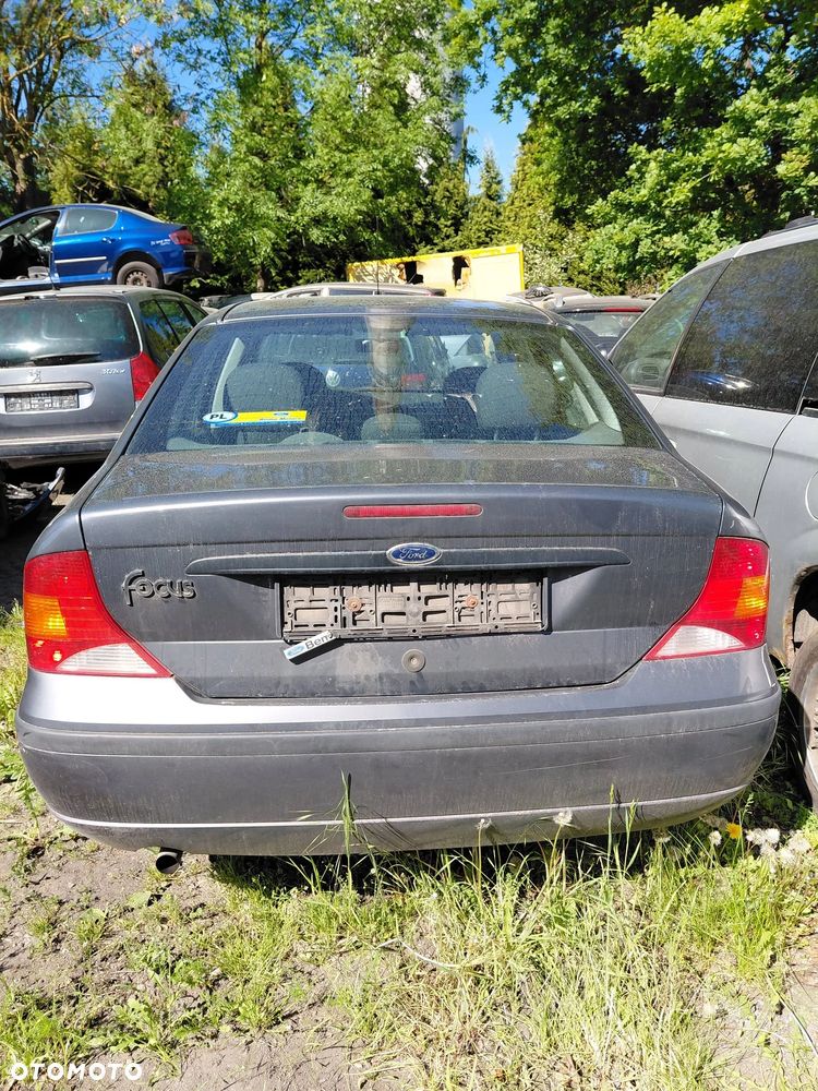 Na części: Ford Focus  Rok 2004 Pojemność 1596 Moc 74 kw Benzyna - 6