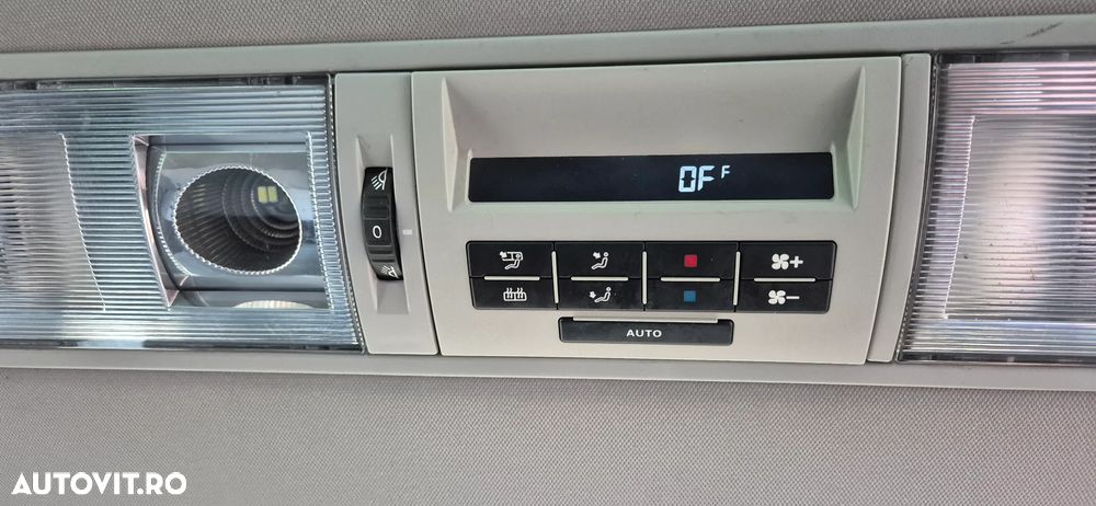 Volkswagen Caravelle - 19