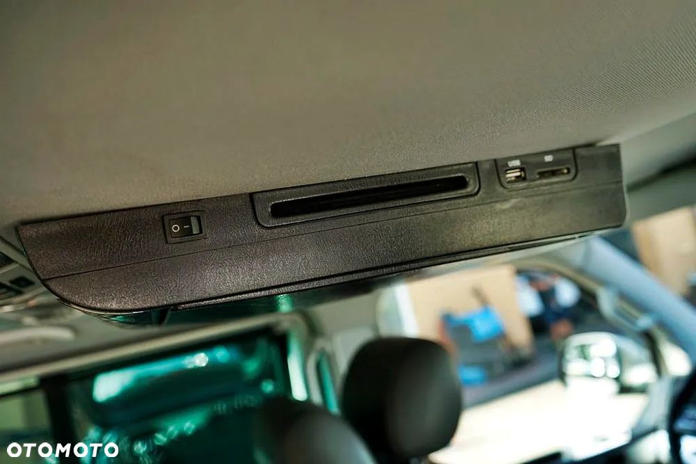 Volkswagen Multivan - 27