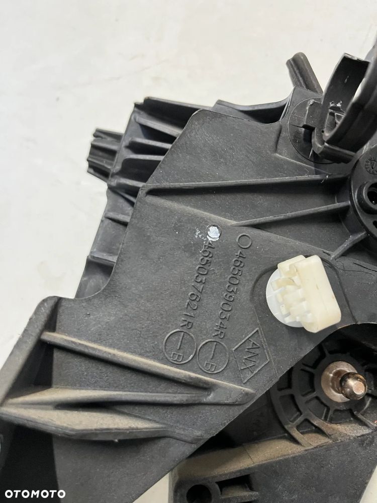 Dacia Logan II Pedał gazu 180022703R Pedał sprzęgła 465039034R KOMPLET - 4