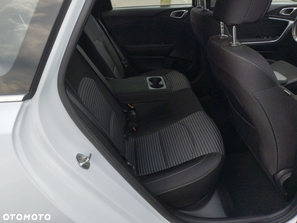 Kia Ceed 1.5 T-GDI M - 21