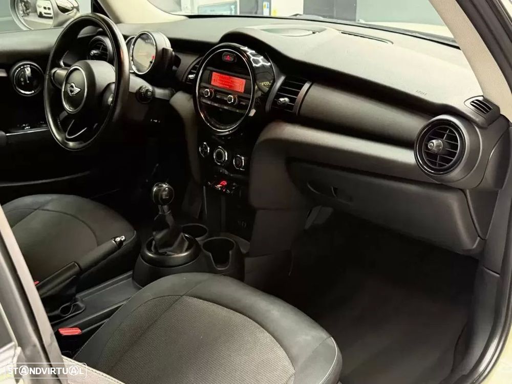 MINI 3 Portas One D - 4