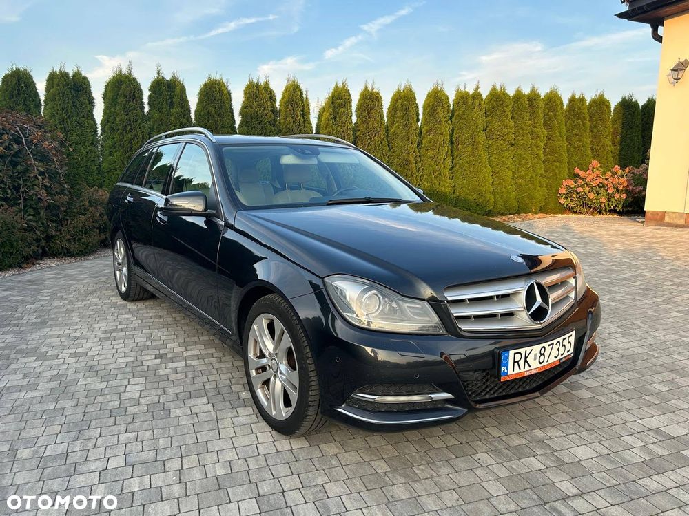 Mercedes-Benz Klasa C 200 CGI BlueEff Avantgarde - 1