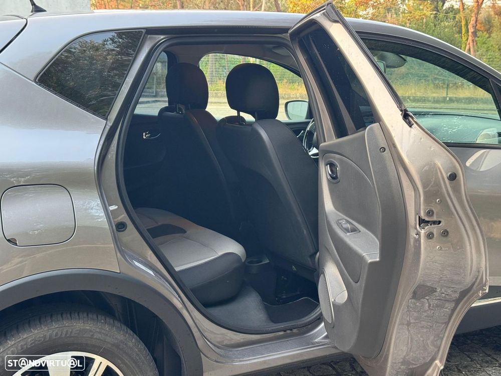 Renault Captur 1.2 TCe Exclusive EDC - 25