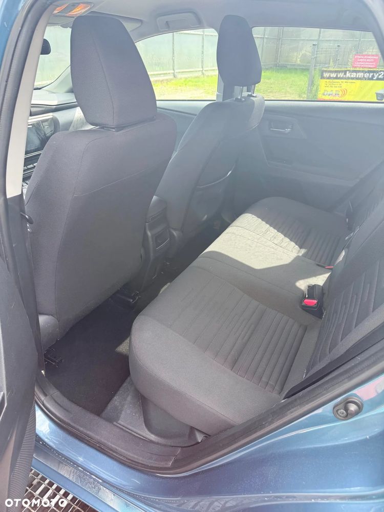 Toyota Auris 1.8 HSD Luna - 2