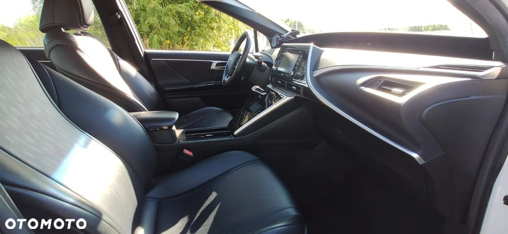 Toyota Mirai Advanced - 23