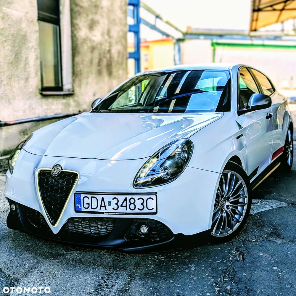 Alfa Romeo Giulietta 1750 TBi Quadrifoglio Verde - 1