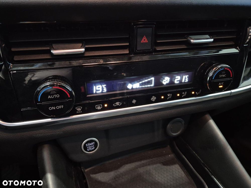 Nissan Qashqai 1.3 DIG-T MHEV N-Connecta - 27
