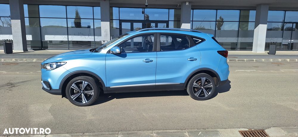 MG ZS EV Luxury - 14