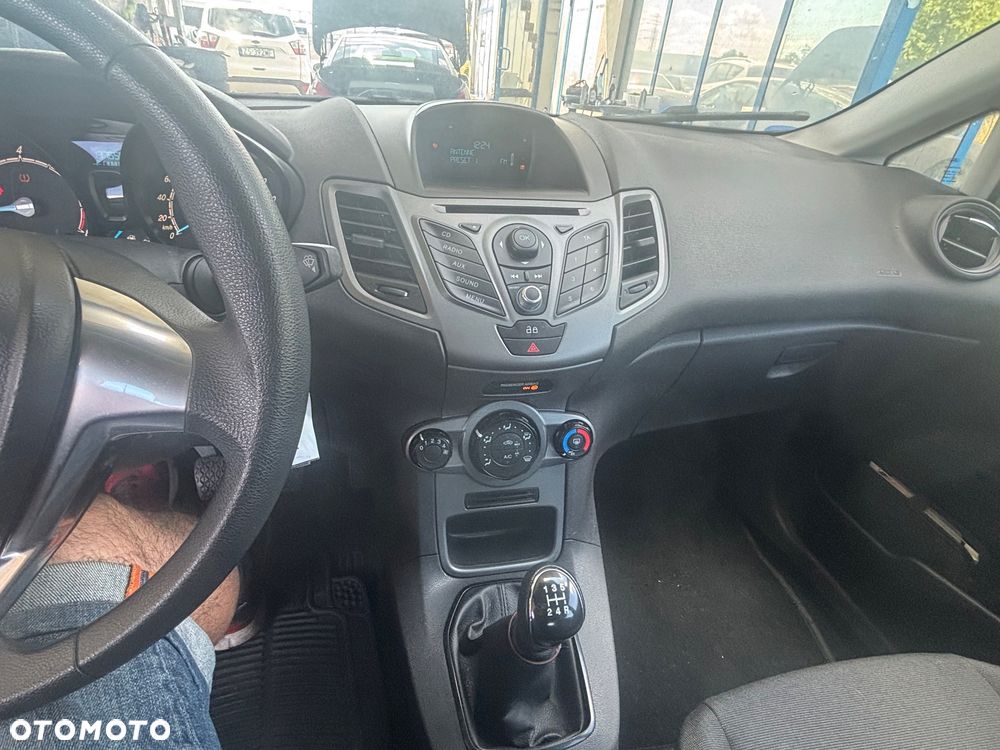 Ford Fiesta 1.25 Ambiente EU5 - 24