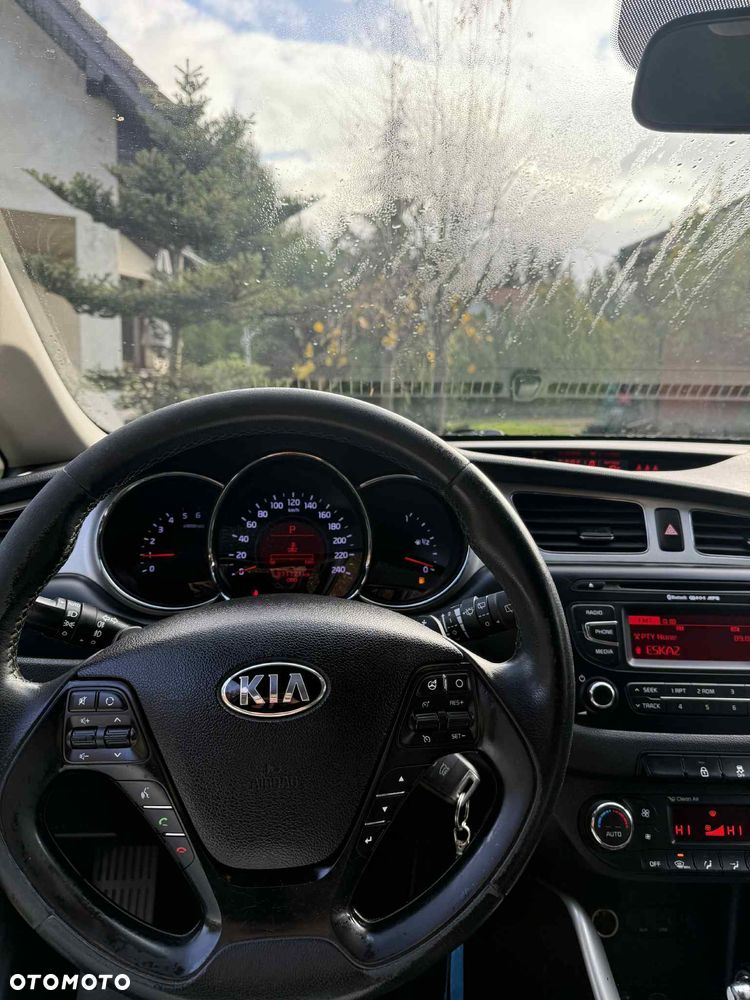 Kia Ceed - 10
