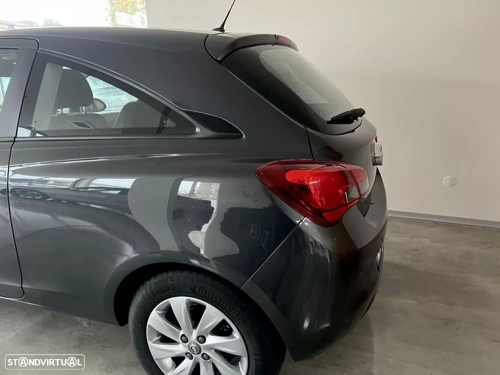 Opel Corsa 1.4 120 Anos - 19
