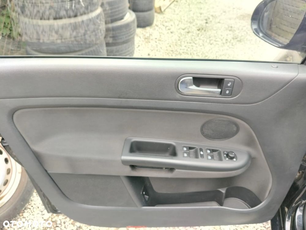 Volkswagen Golf Plus 1.6 TDI DPF BlueMotion Technology Team - 25