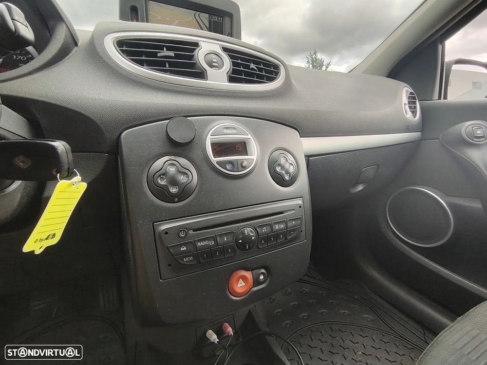 Renault Clio 1.2 16V Dynamique - 8
