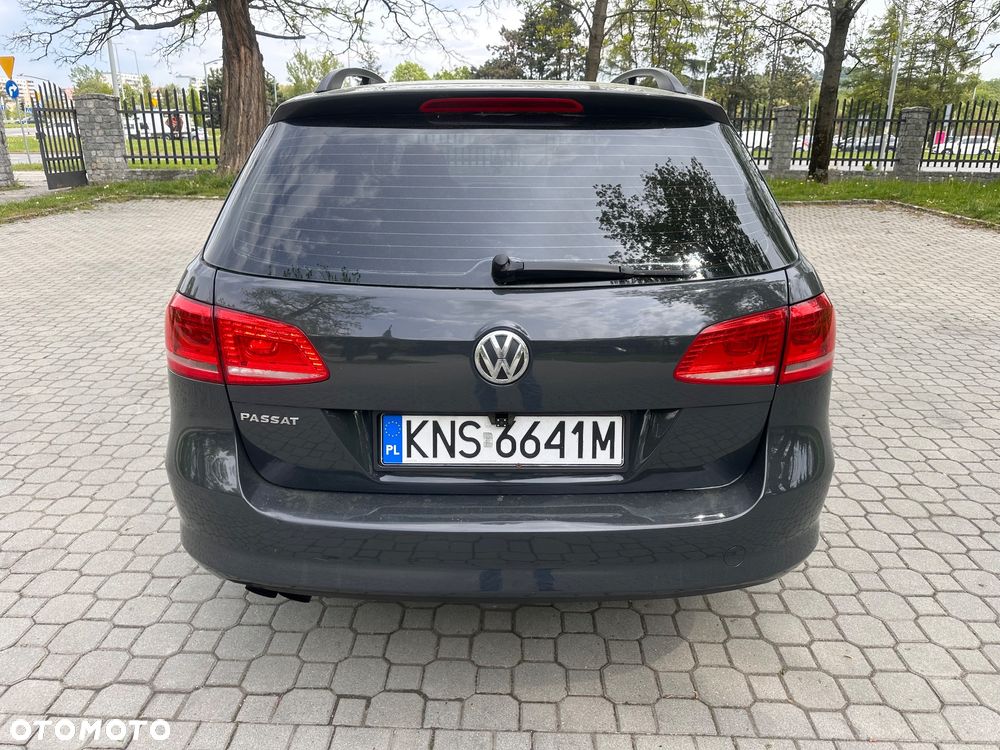 Volkswagen Passat 2.0 Blue TDI SCR Comfortline - 32