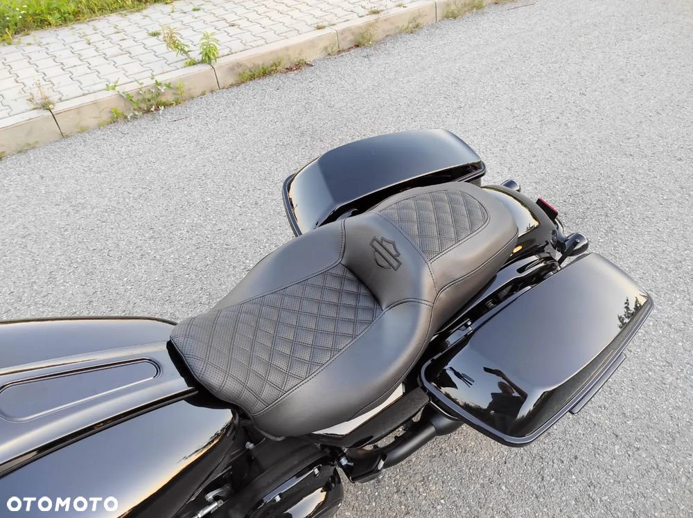 Harley-Davidson Touring Road Glide - 11