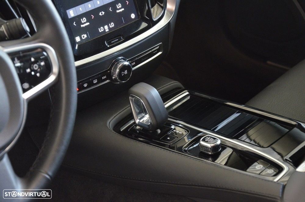 Volvo V60 2.0 T6 AWD TE Plus Dark - 14
