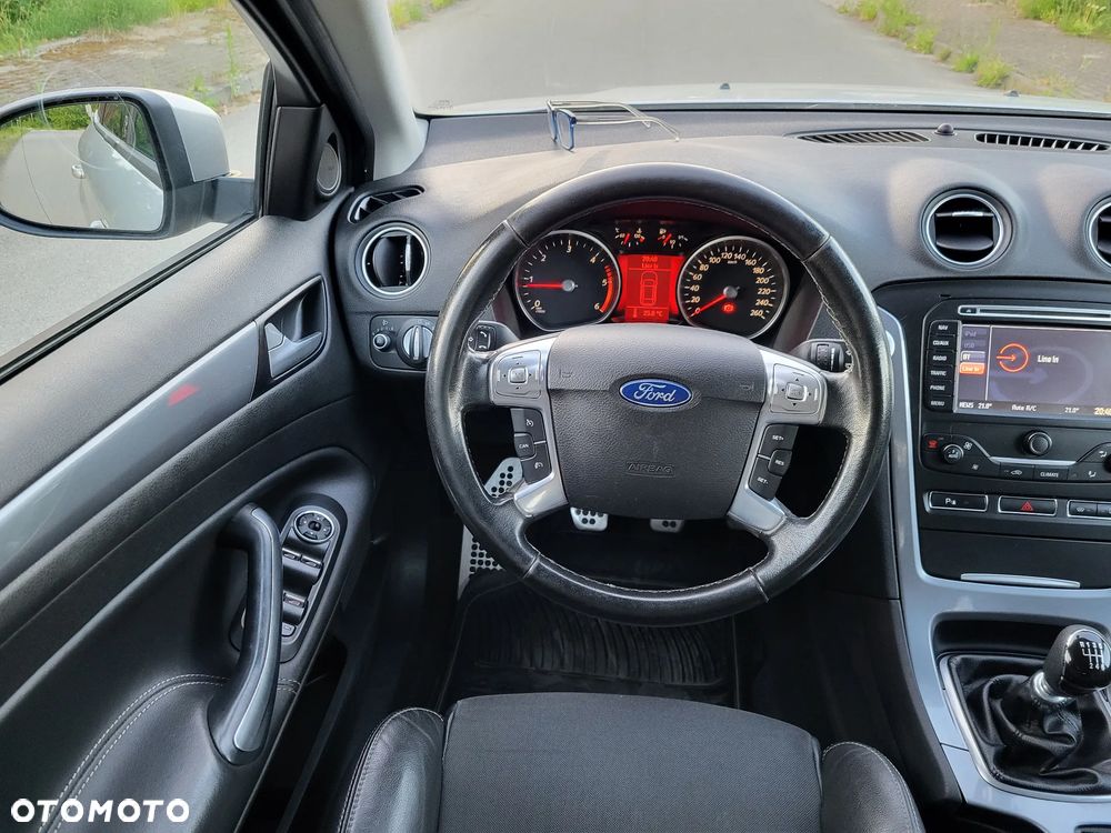Ford Mondeo - 18