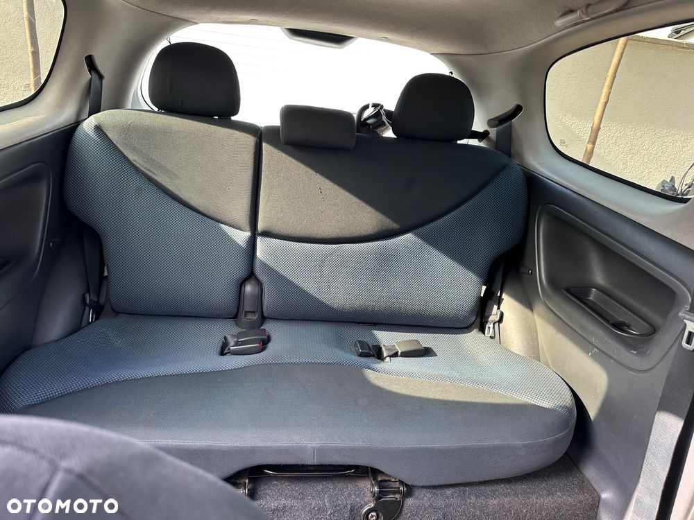 Toyota Yaris - 21