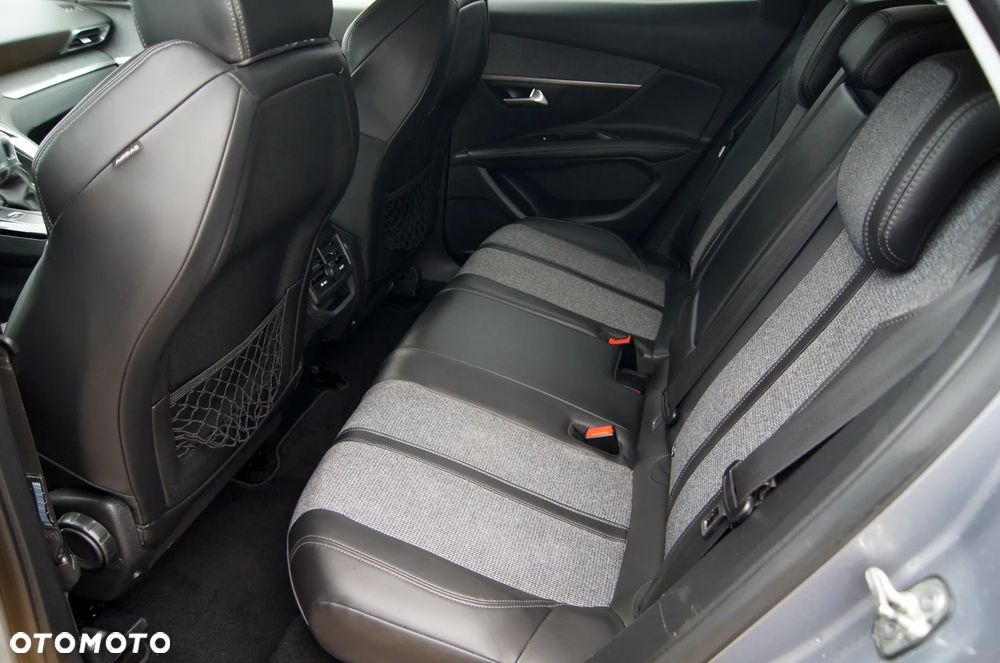 Peugeot 3008 1.5 BlueHDi Allure S&S - 10