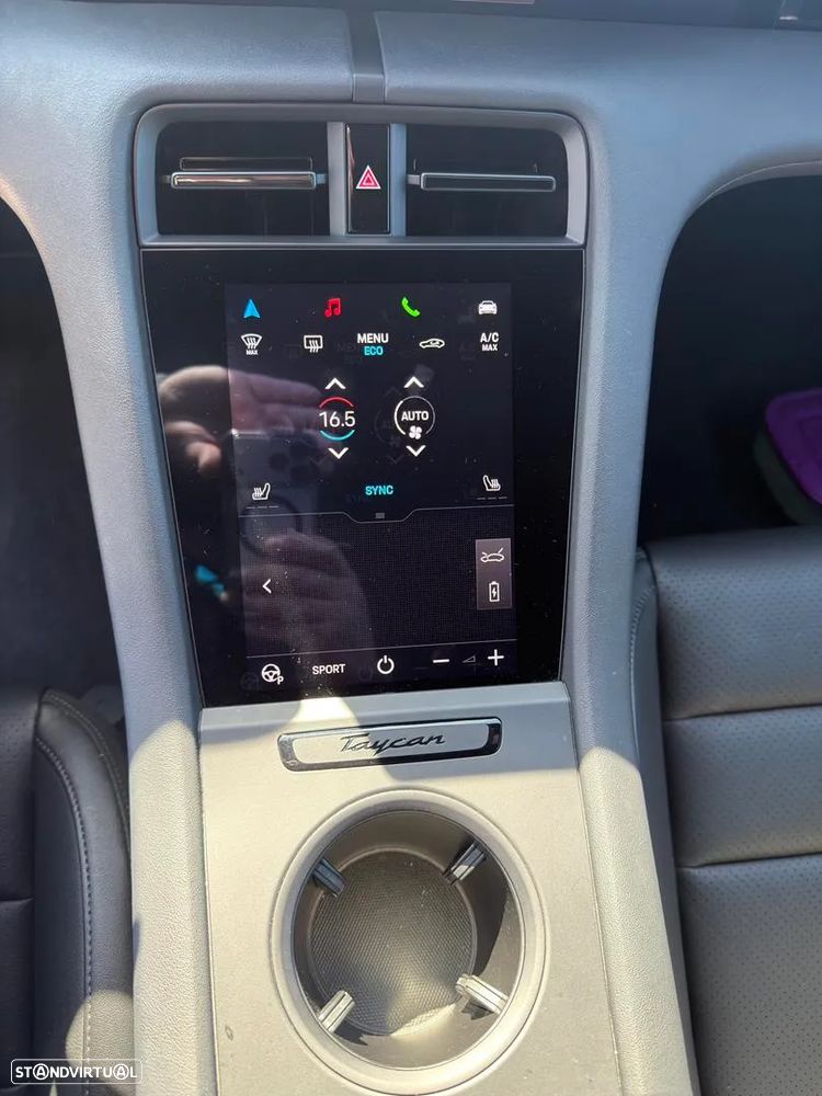Porsche Taycan 4 - 35