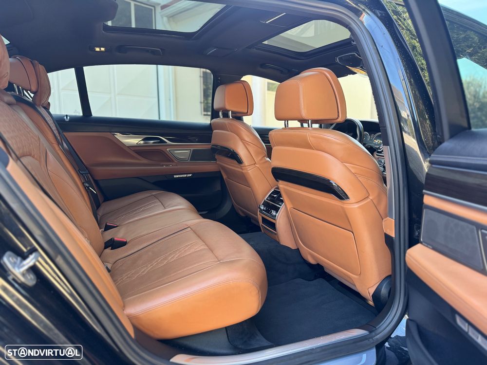 BMW 740 Ld xDrive Pack M - 24