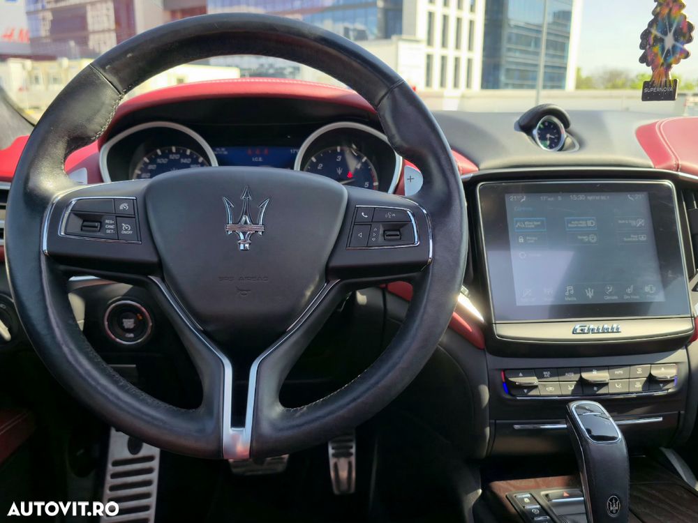 Maserati Ghibli GranLusso - 21