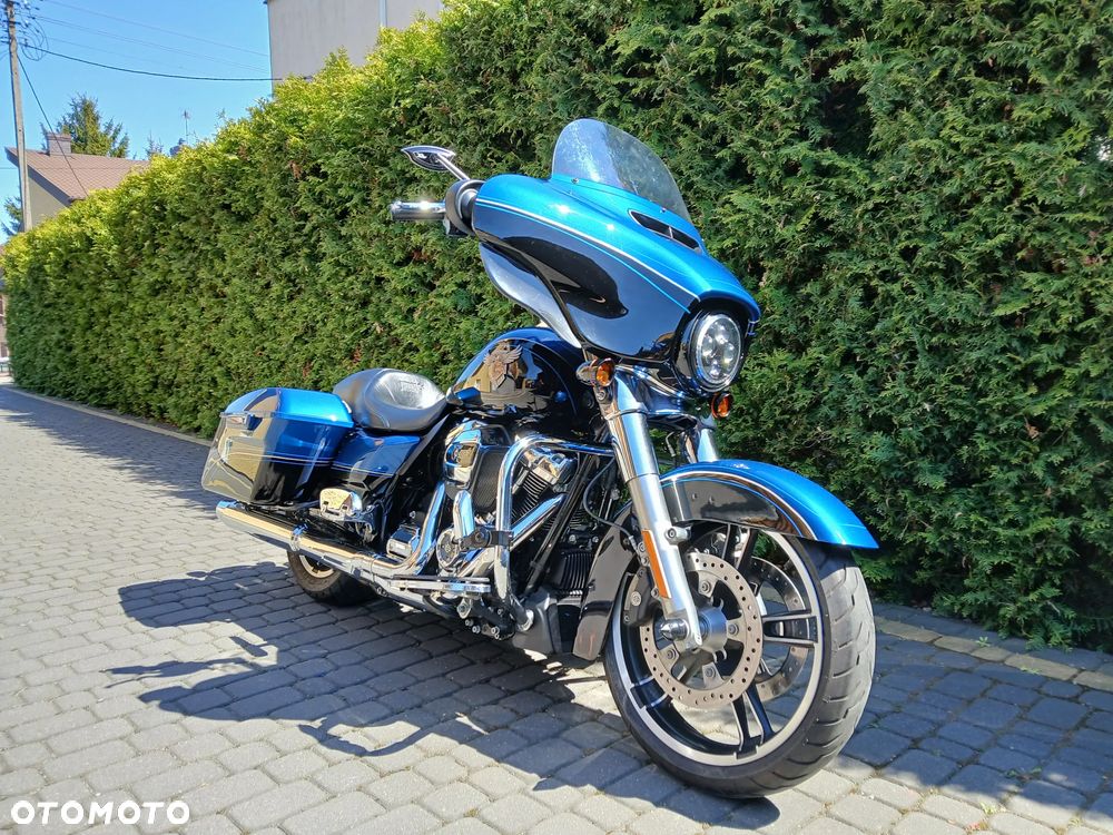 Harley-Davidson CVO Street Glide - 18
