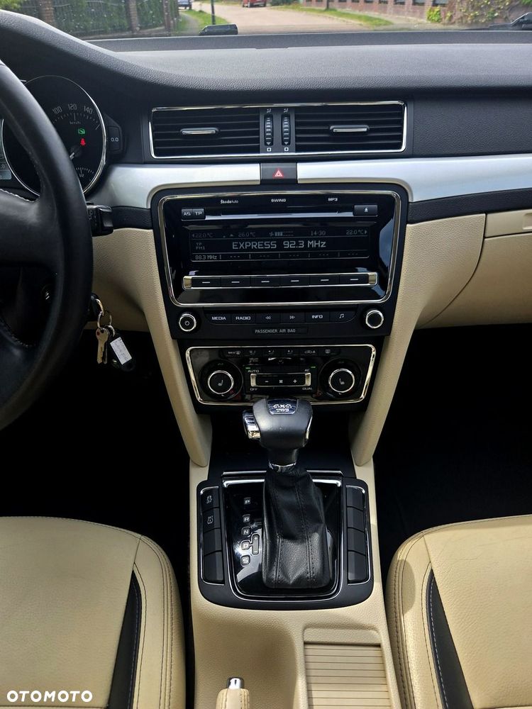 Skoda Superb 3.6 V6 4x4 DSG Elegance - 24