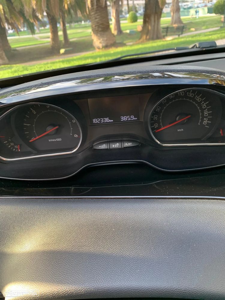 Peugeot 208 1.4 HDi Active - 17