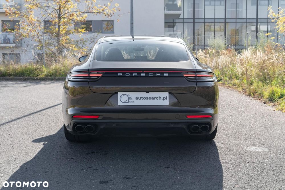 Porsche Panamera 4 E-Hybrid - 6