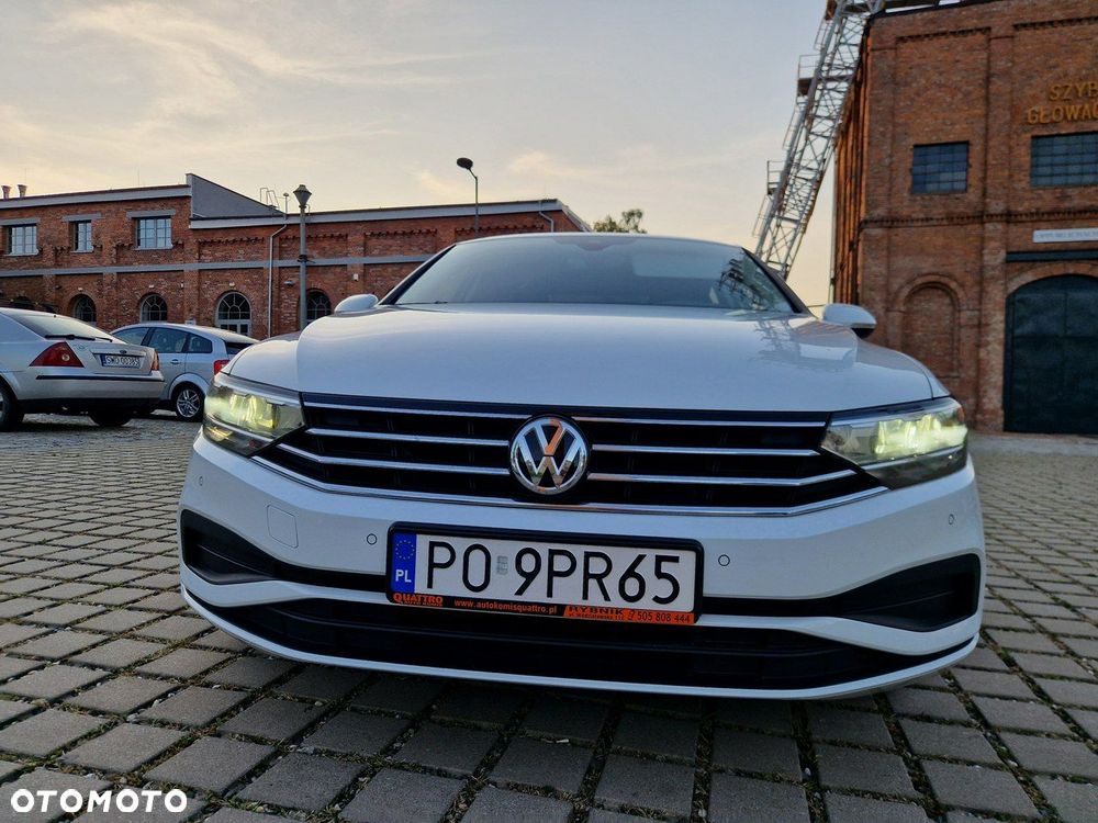 Volkswagen Passat - 4