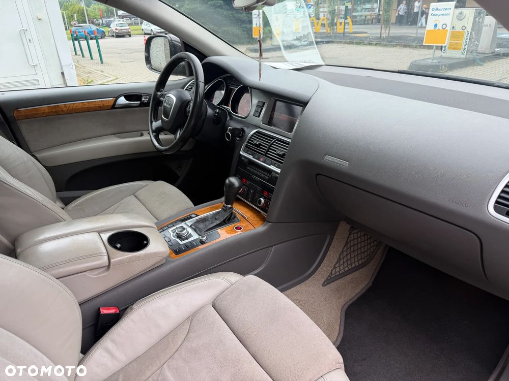 Audi Q7 - 10