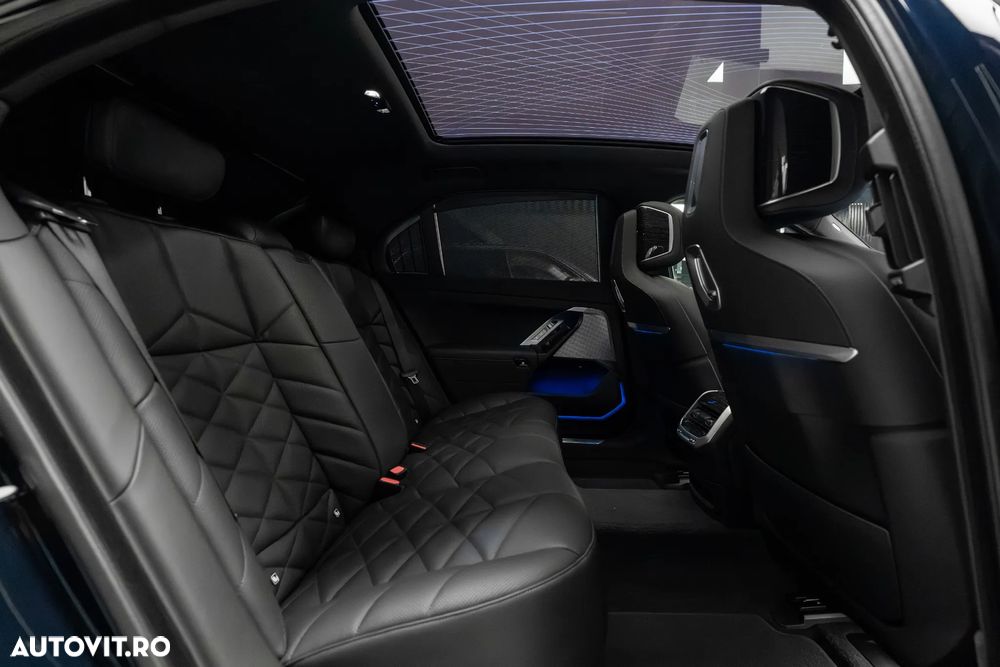 BMW Seria 7 740d xDrive MHEV - 16