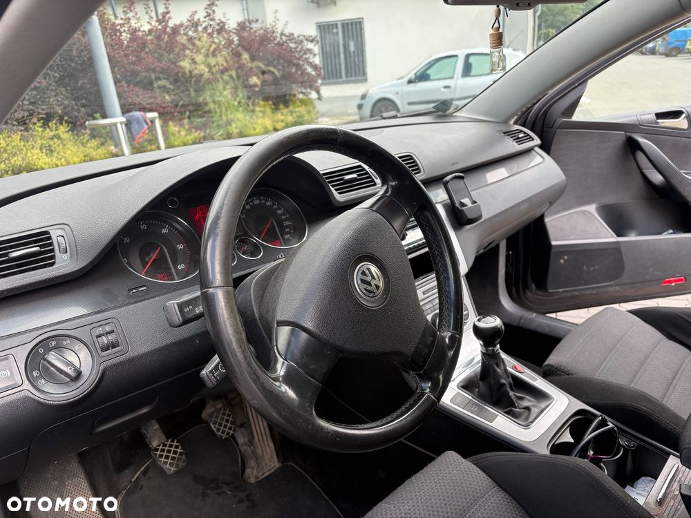 Volkswagen Passat 2.0 TDI Comfortline - 12