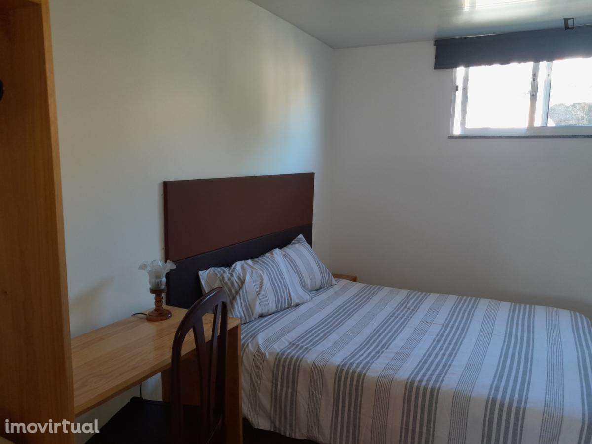 Quarto - localizado em Baixa de Santa Clara Coimbra - Grande imagem: 2/12