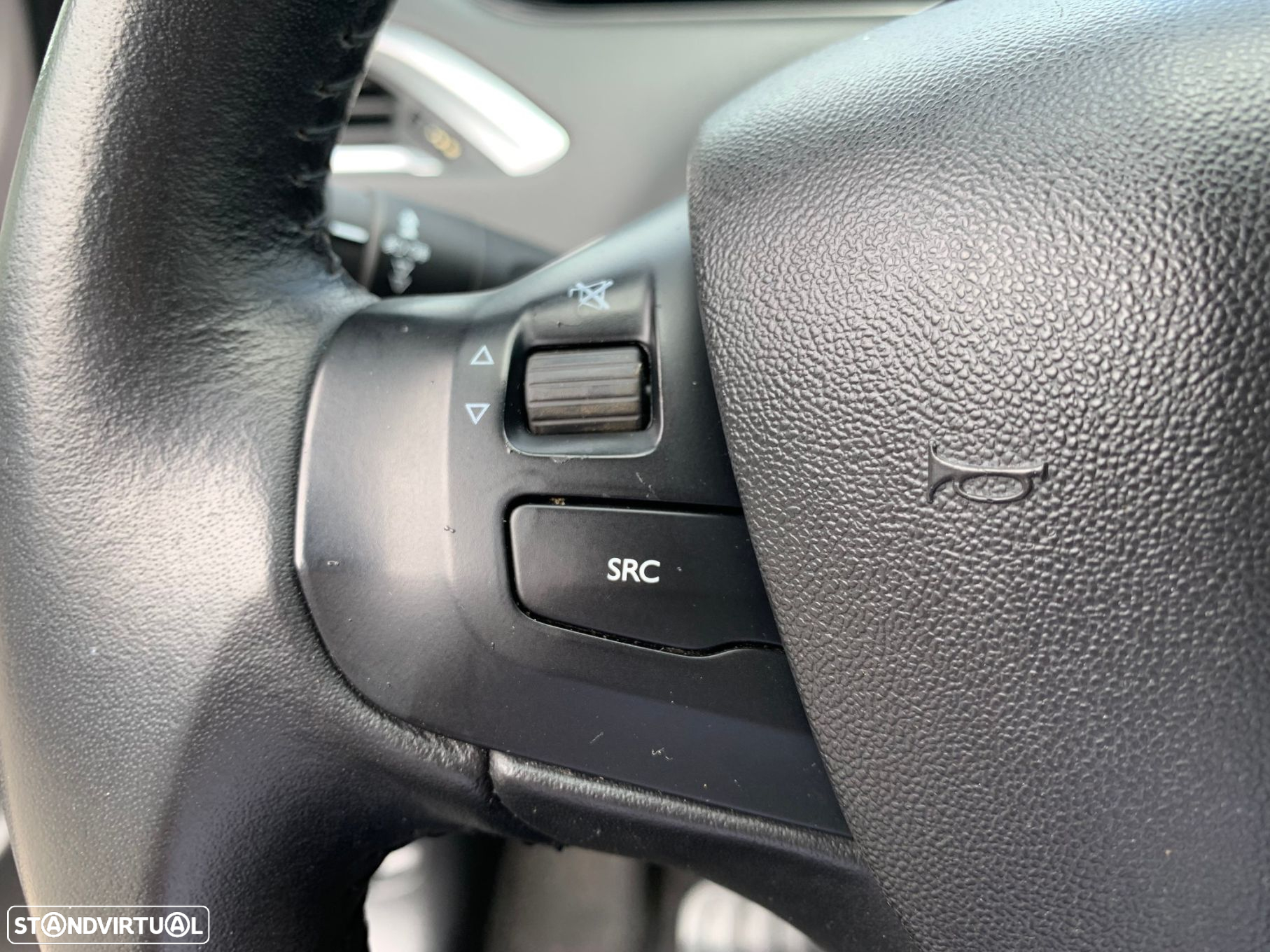 Peugeot 208 1.6 BlueHDi Allure - 27