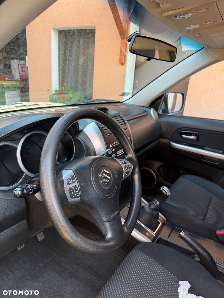 Suzuki Grand Vitara 1.9 DDiS Comfort - 12