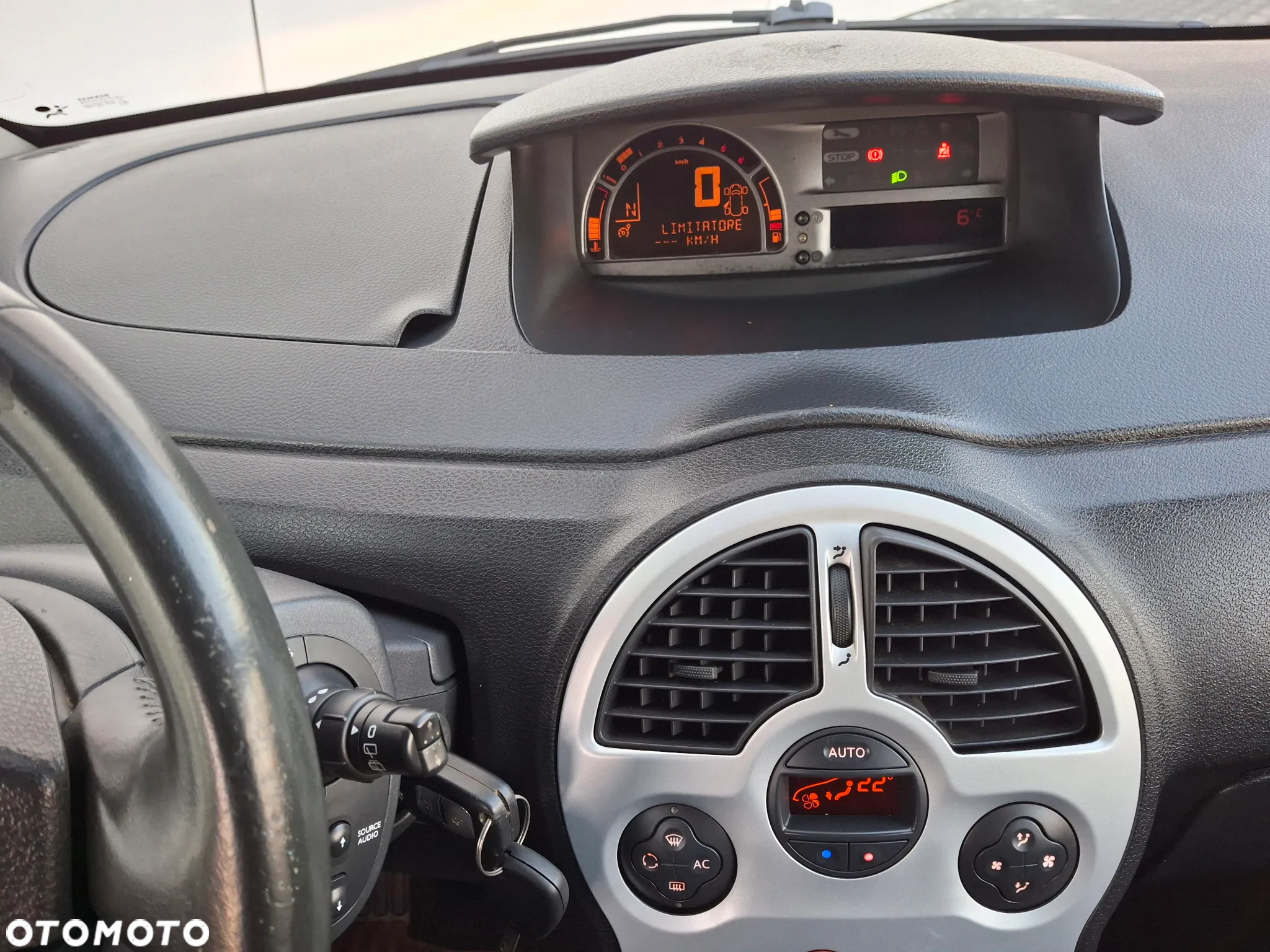 Renault Modus 1.5 dCi Cite - 19