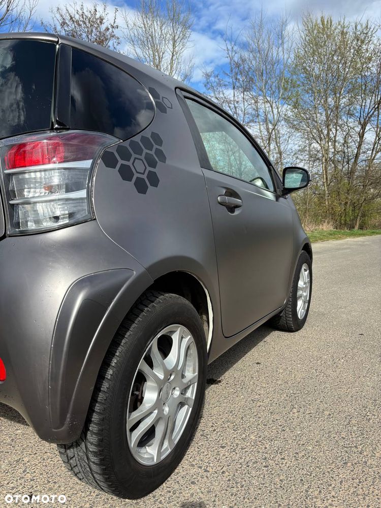 Toyota iQ 1.0 - 6