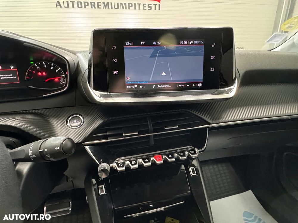 Peugeot 2008 1.5 BlueHDI EAT8 STT GT - 22